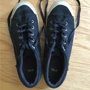 Black corduroy sneakers.